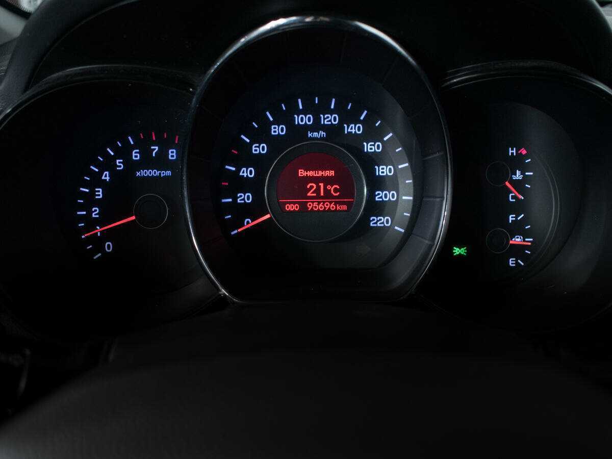 Kia Rio с пробегом — 2013 год. Фото: #10