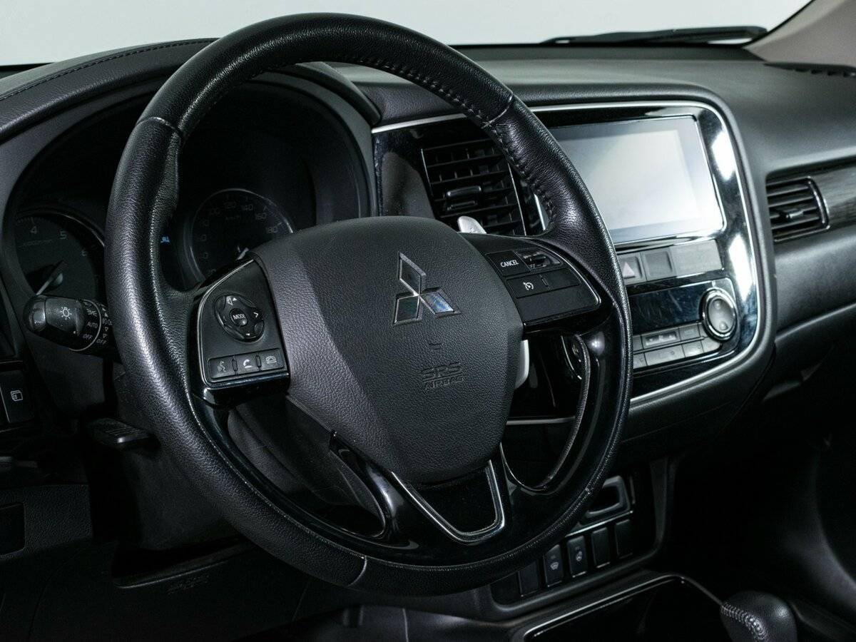 Mitsubishi Outlander с пробегом — 2018 год. Фото: #13