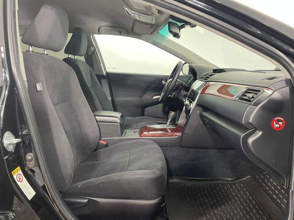 Toyota Camry с пробегом — 2012 год. Фото: #13
