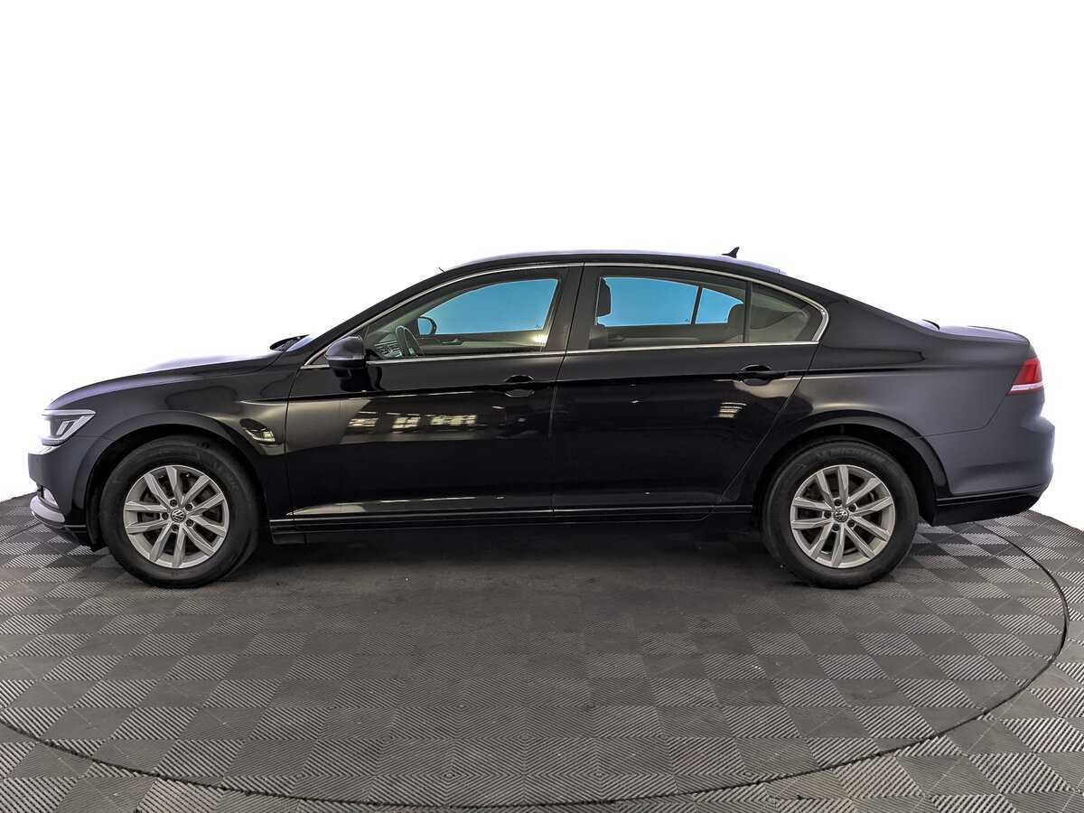 Volkswagen Passat с пробегом — 2018 год. Фото: #7