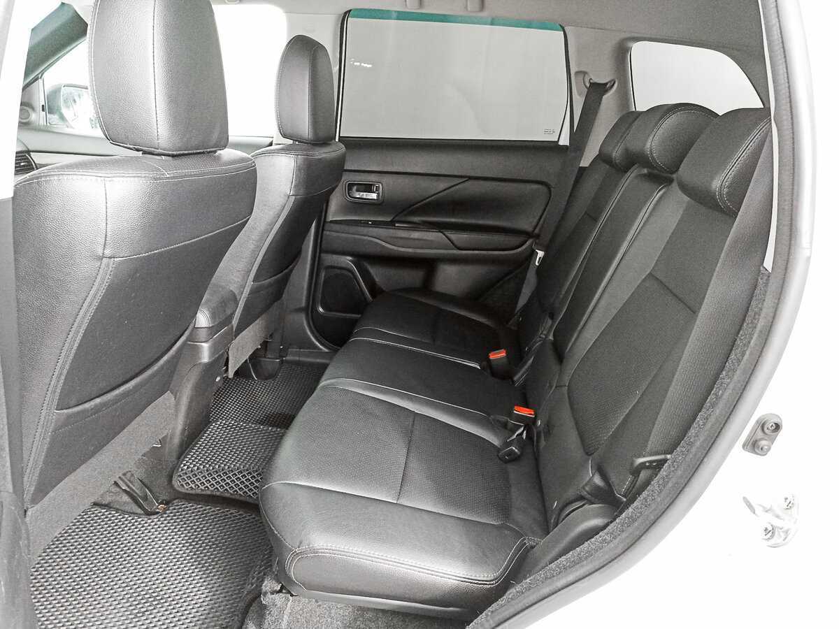 Mitsubishi Outlander с пробегом — 2018 год. Фото: #9