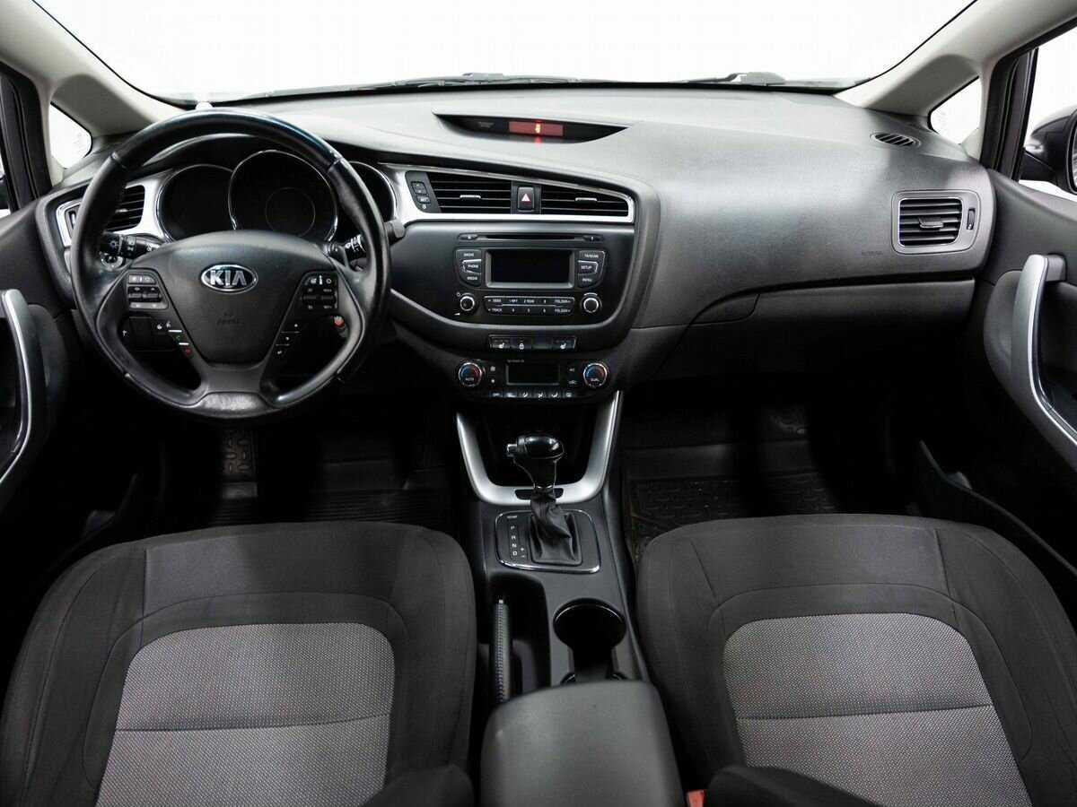 Kia Ceed с пробегом — 2015 год. Фото: #13