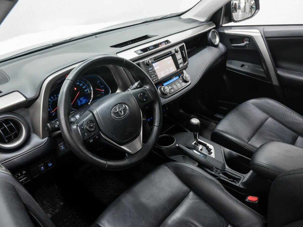 Toyota RAV4 с пробегом — 2013 год. Фото: #13
