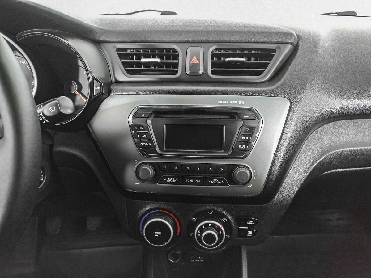 Kia Rio с пробегом — 2014 год. Фото: #12