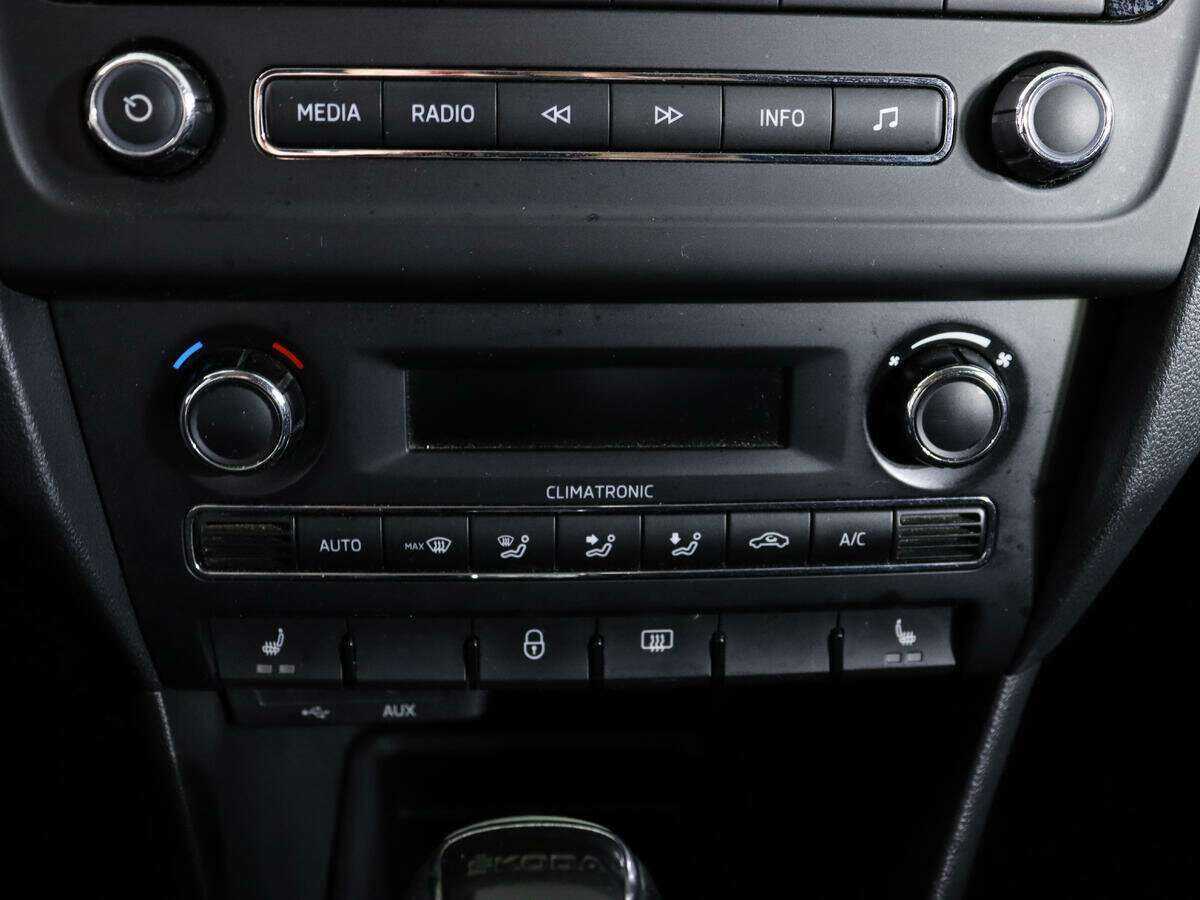 Skoda Rapid с пробегом — 2014 год. Фото: #17