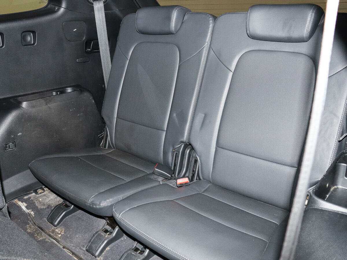 Hyundai Santa Fe с пробегом — 2015 год. Фото: #6