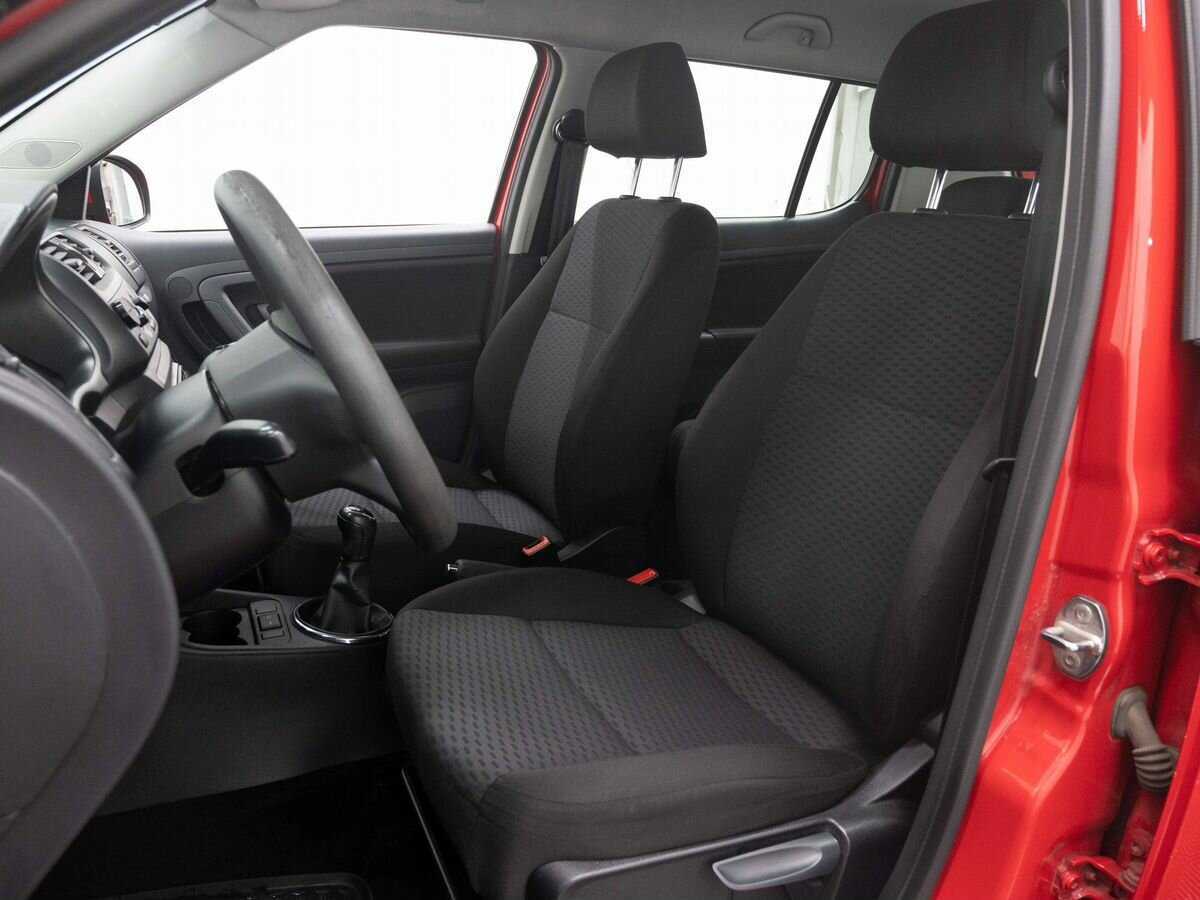 Skoda Fabia с пробегом — 2013 год. Фото: #8