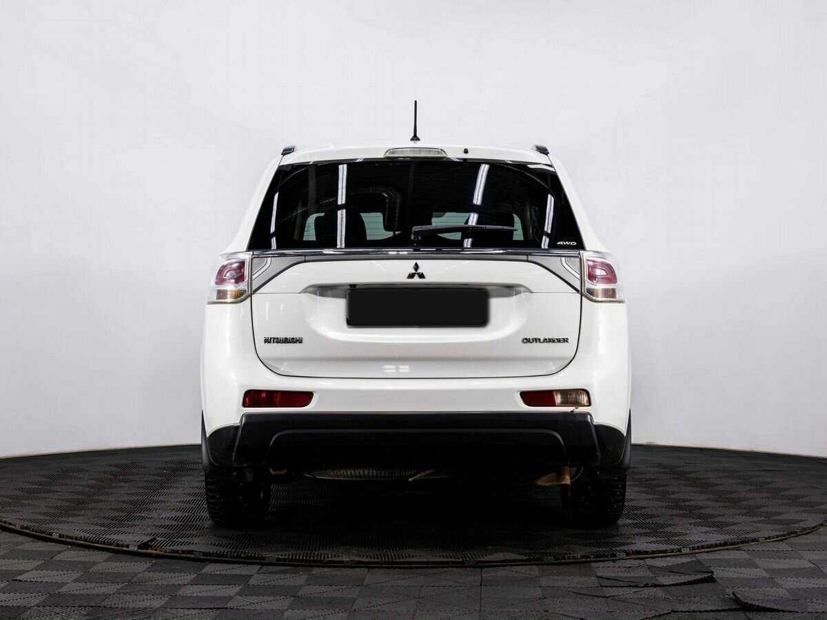 Mitsubishi Outlander с пробегом — 2012 год. Фото: #4