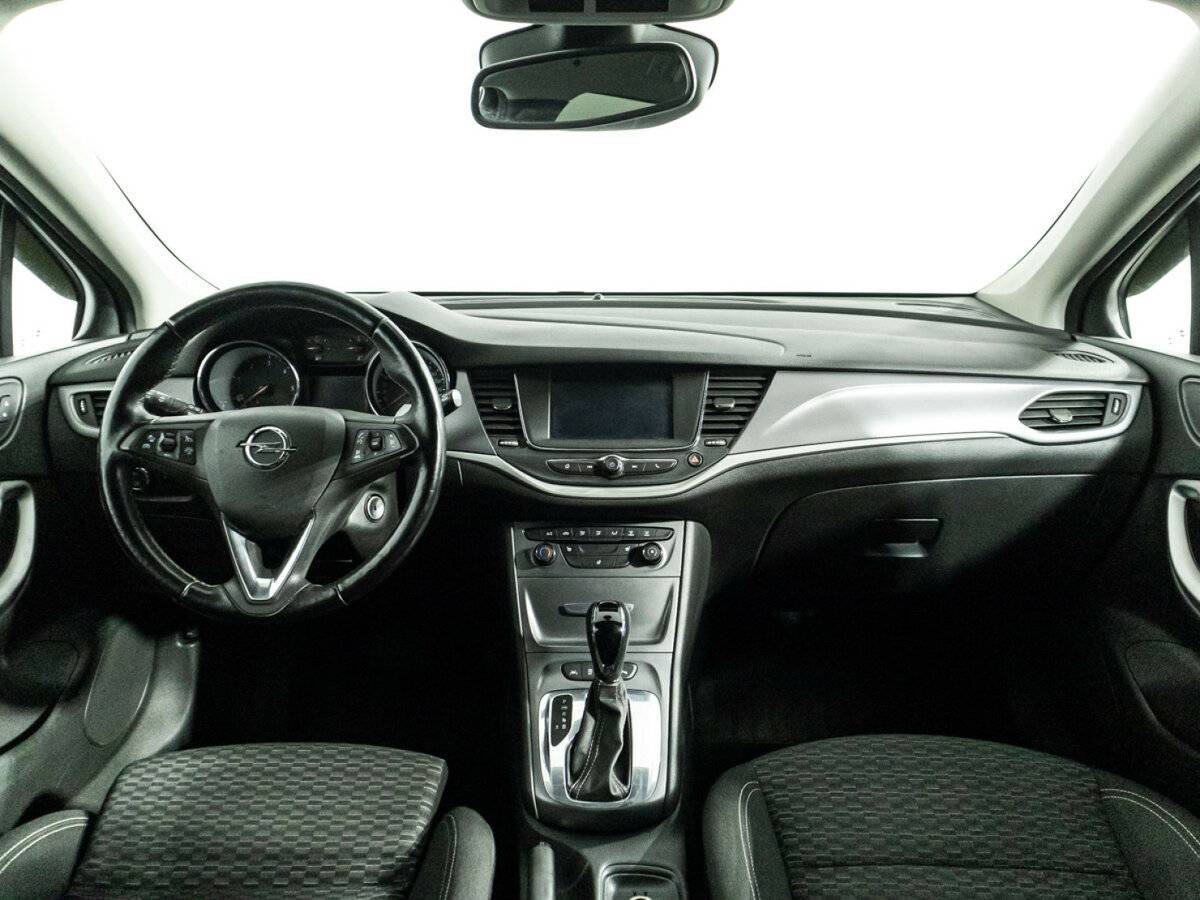 Opel Astra с пробегом — 2019 год. Фото: #12