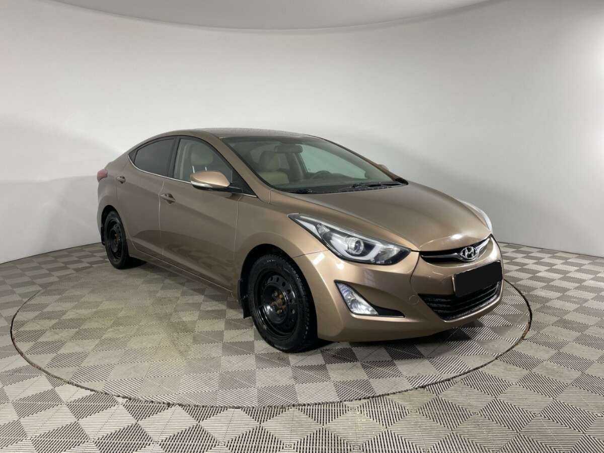 Hyundai Elantra с пробегом — 2014 год. Фото: #2