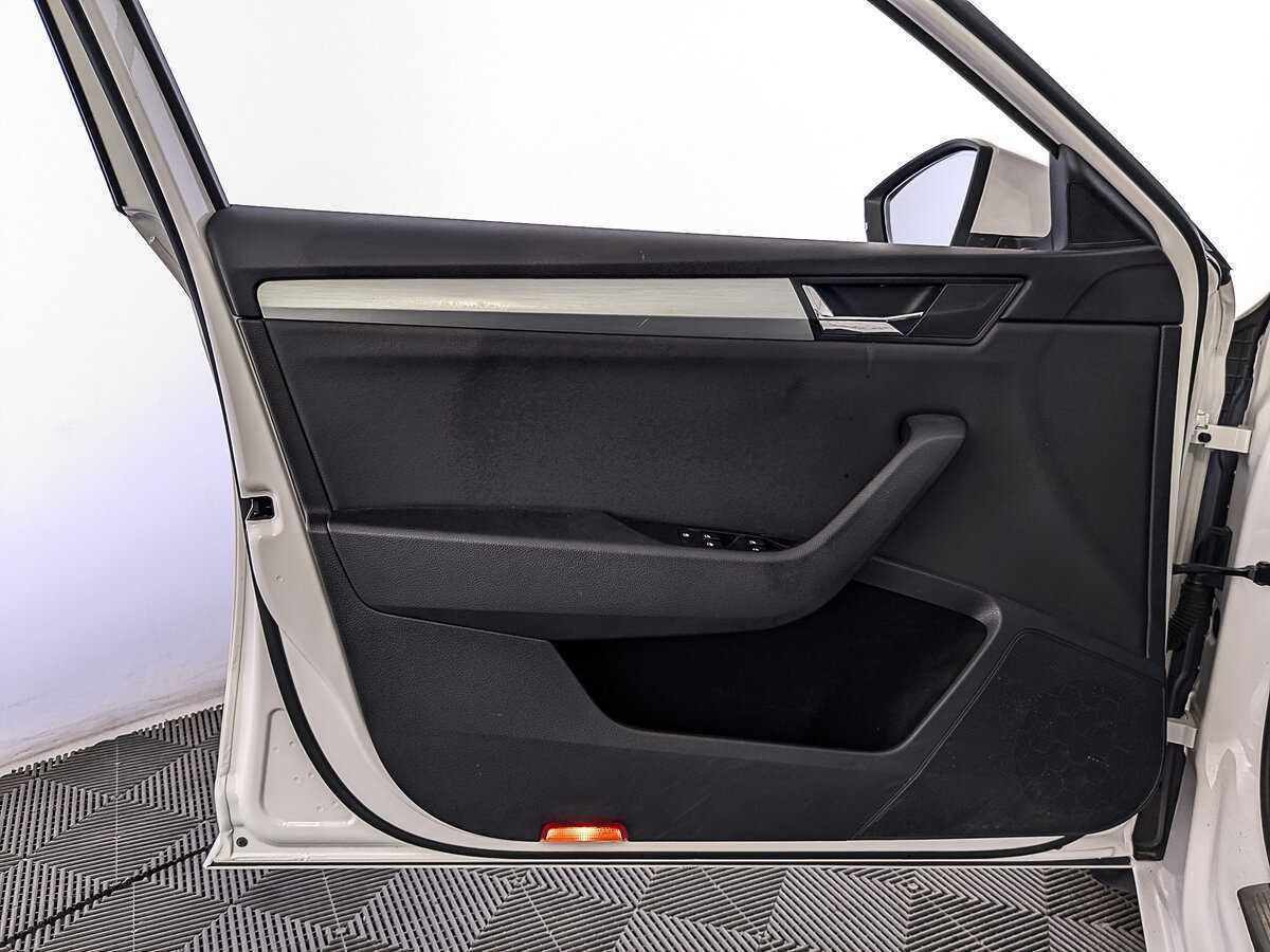 Skoda Superb с пробегом — 2017 год. Фото: #18