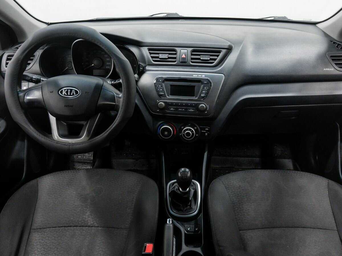 Kia Rio с пробегом — 2012 год. Фото: #10