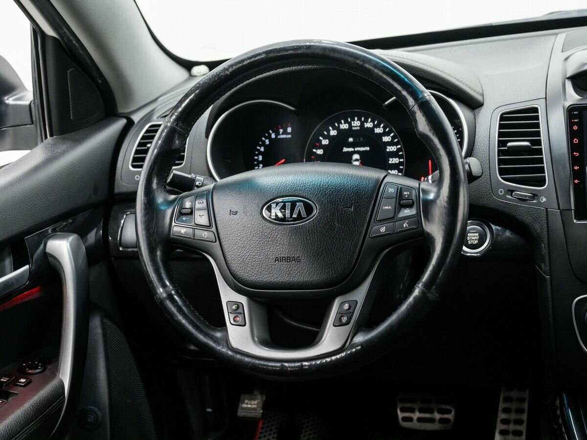 Kia Sorento с пробегом — 2015 год. Фото: #10