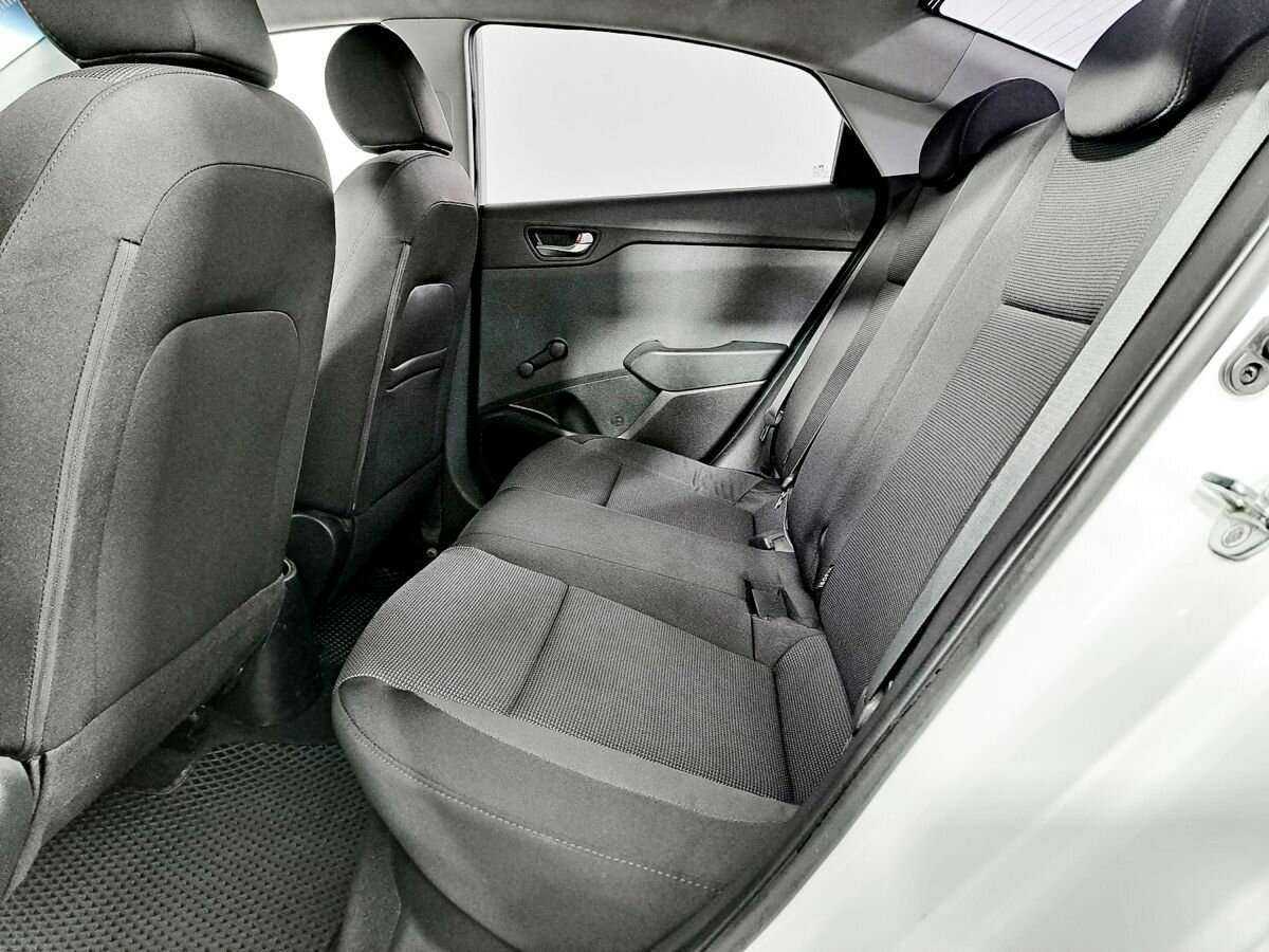 Hyundai Solaris с пробегом — 2017 год. Фото: #9