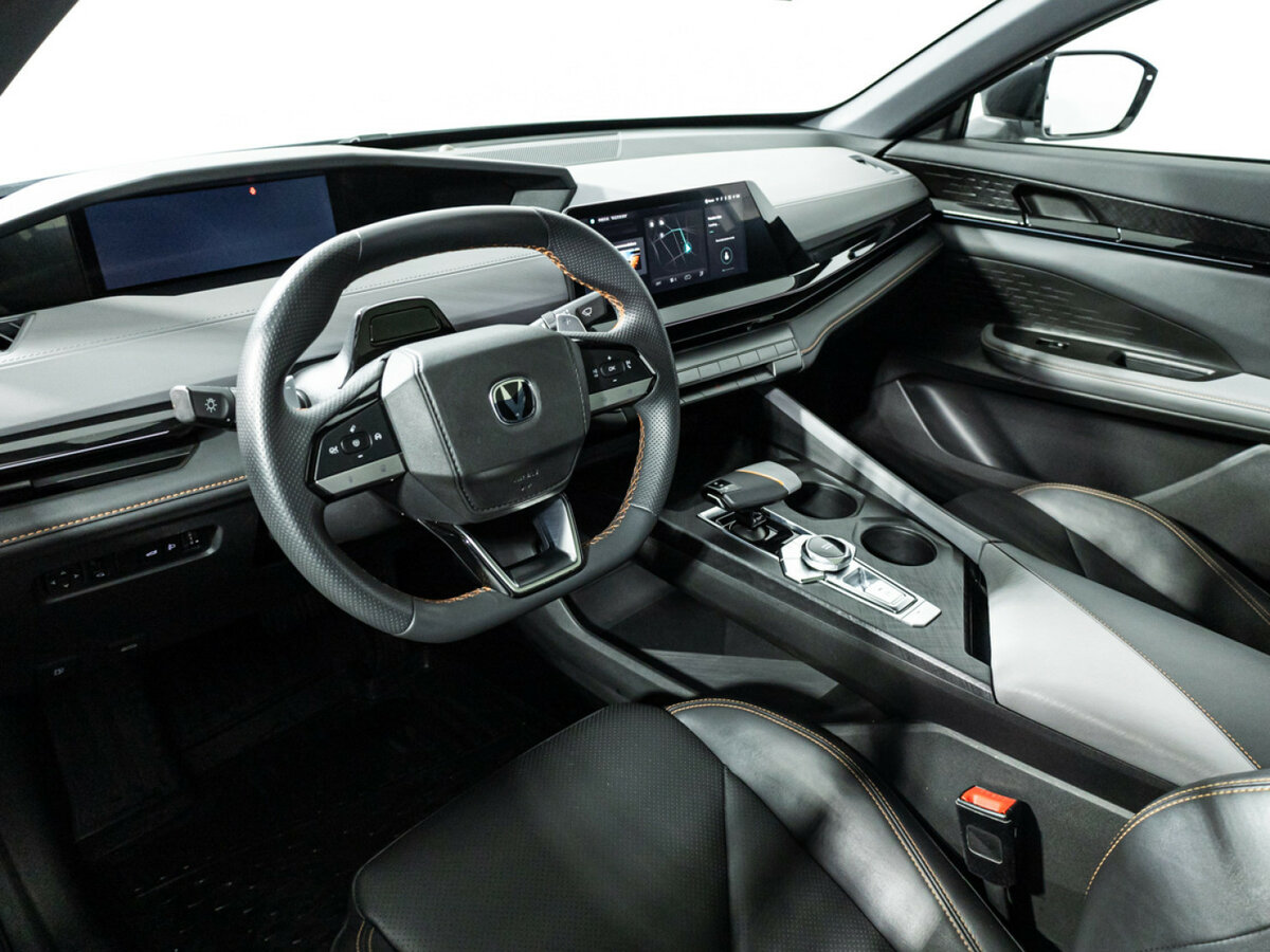 Changan UNI-V с пробегом — 2023 год. Фото: #10