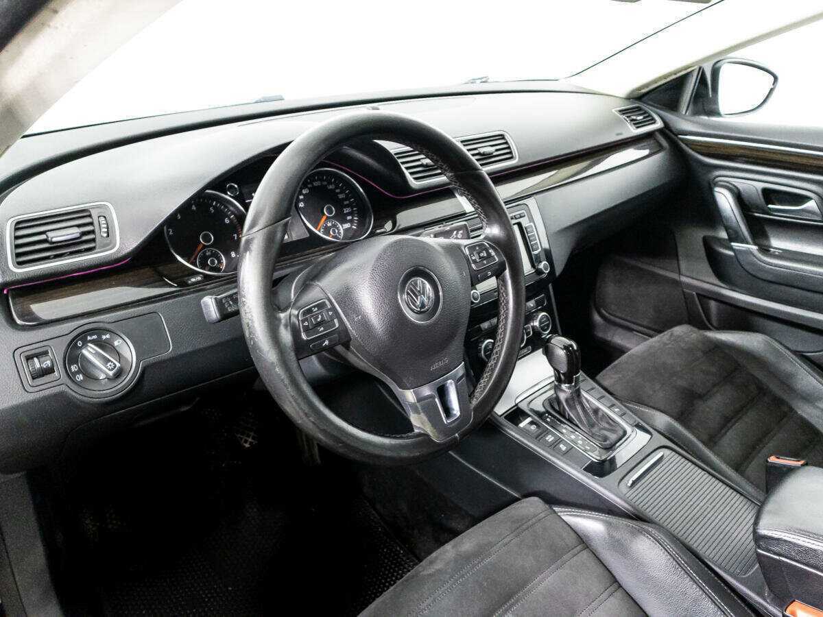 Volkswagen Passat CC с пробегом — 2013 год. Фото: #10