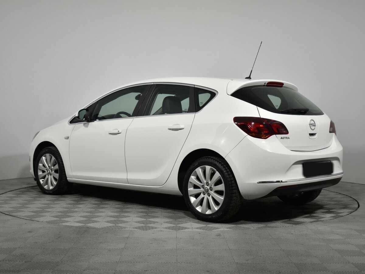 Opel Astra с пробегом — 2014 год. Фото: #5