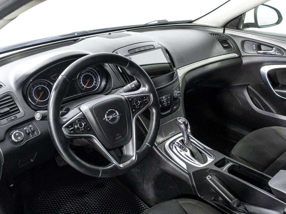 Opel Insignia с пробегом — 2014 год. Фото: #10
