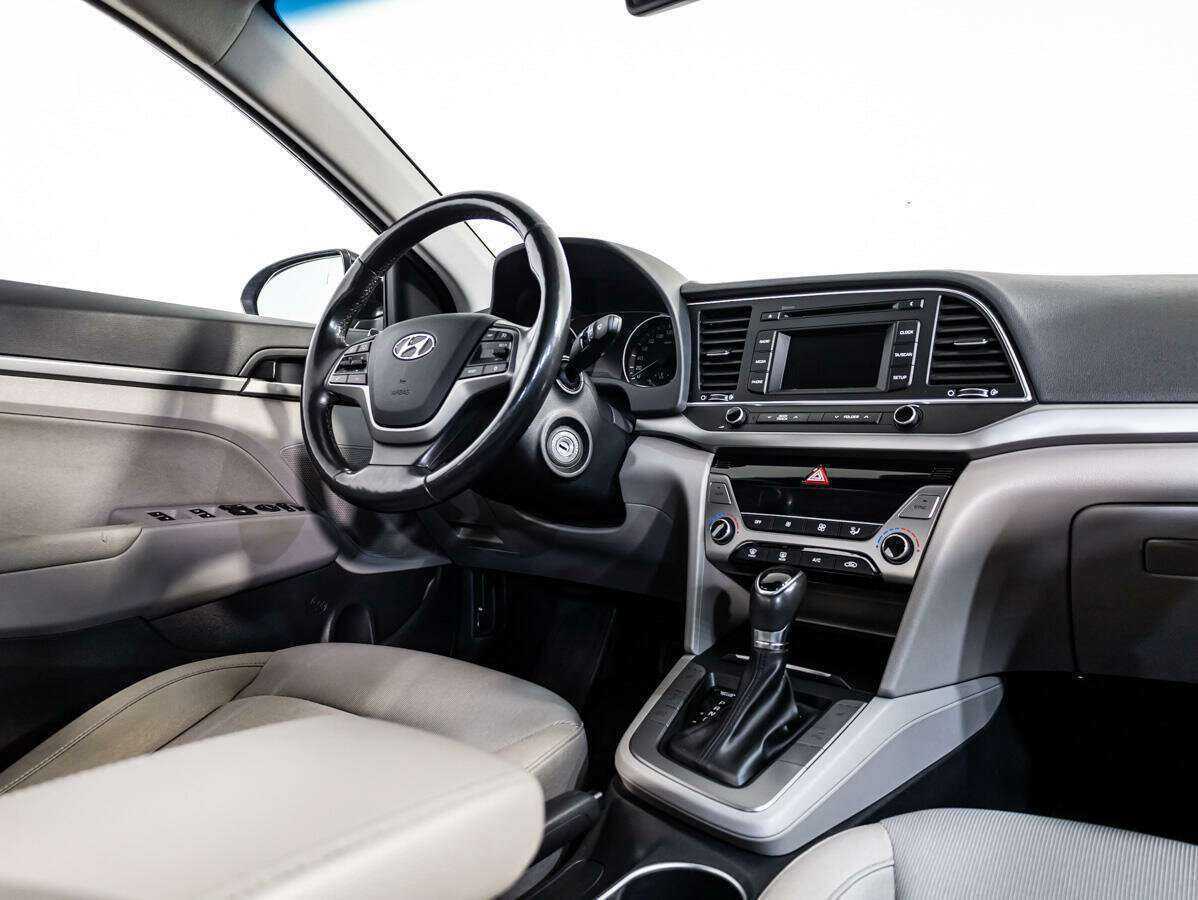 Hyundai Elantra с пробегом — 2018 год. Фото: #7