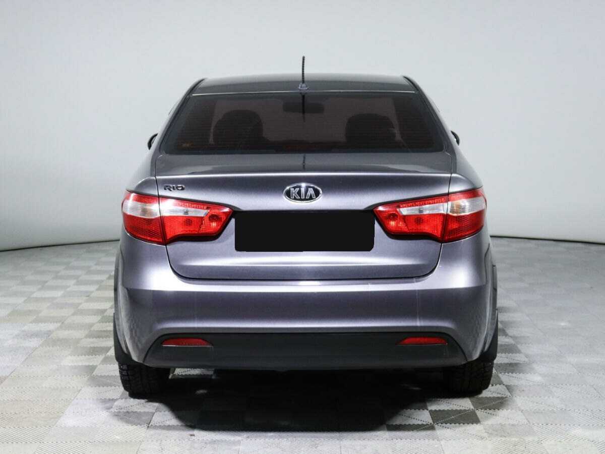 Kia Rio с пробегом — 2013 год. Фото: #4