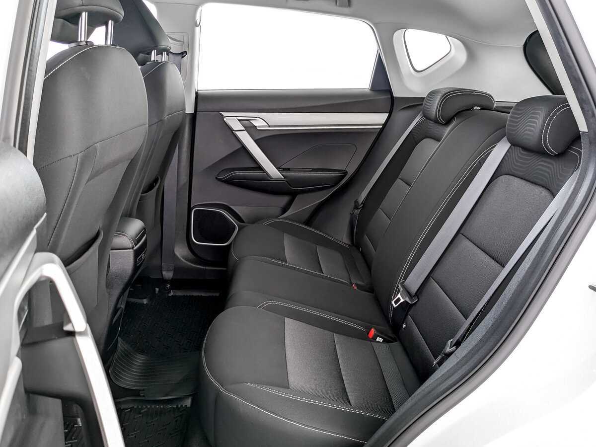 Geely Coolray с пробегом — 2023 год. Фото: #11