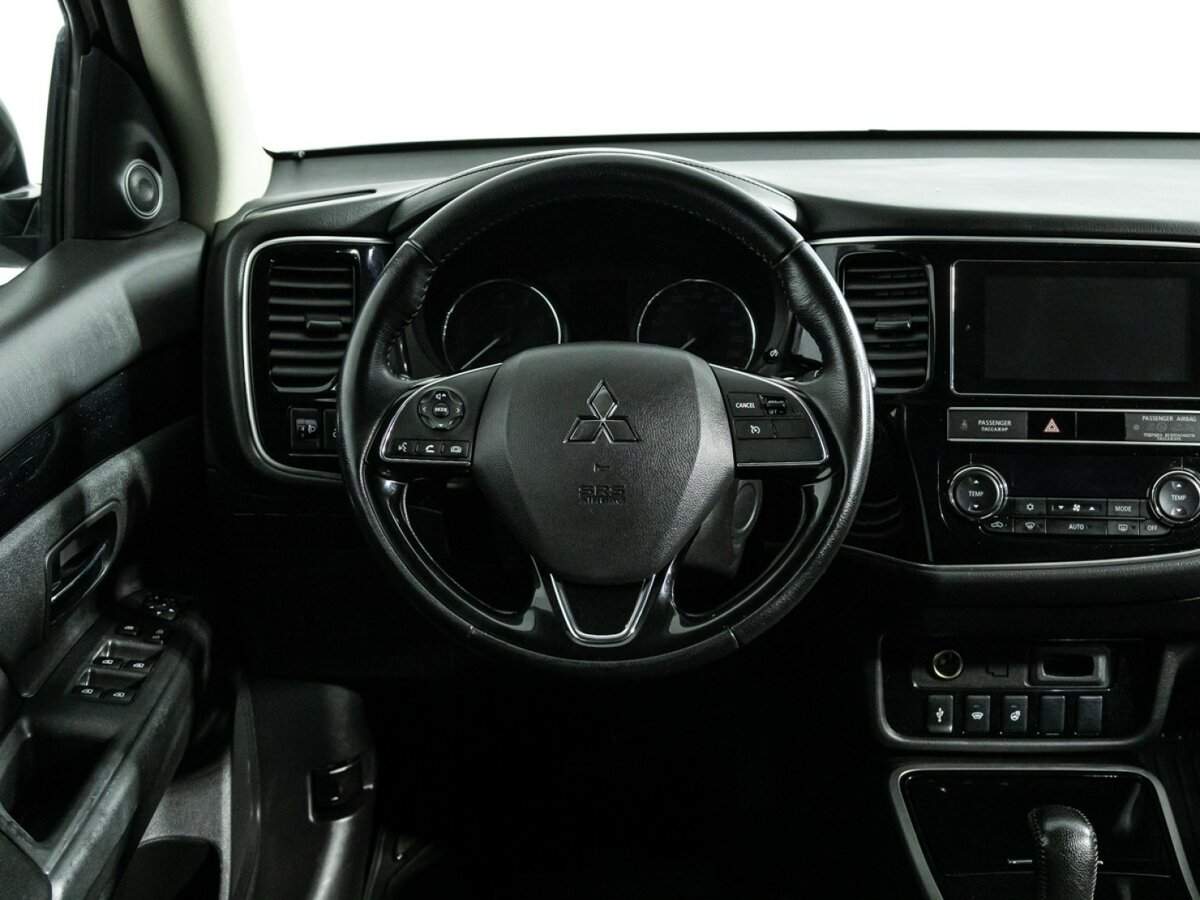 Mitsubishi Outlander с пробегом — 2019 год. Фото: #17
