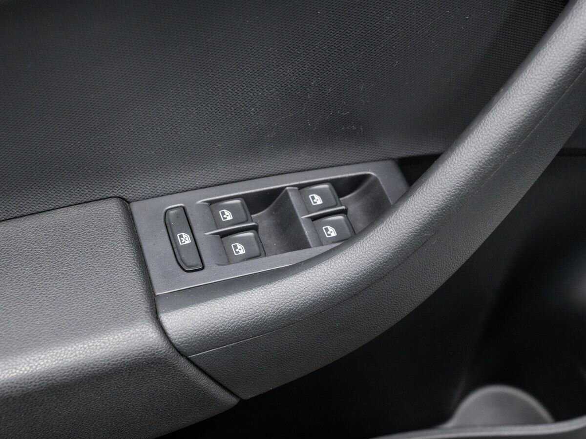 Skoda Rapid с пробегом — 2019 год. Фото: #15