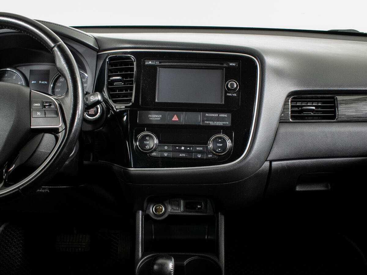 Mitsubishi Outlander с пробегом — 2016 год. Фото: #9