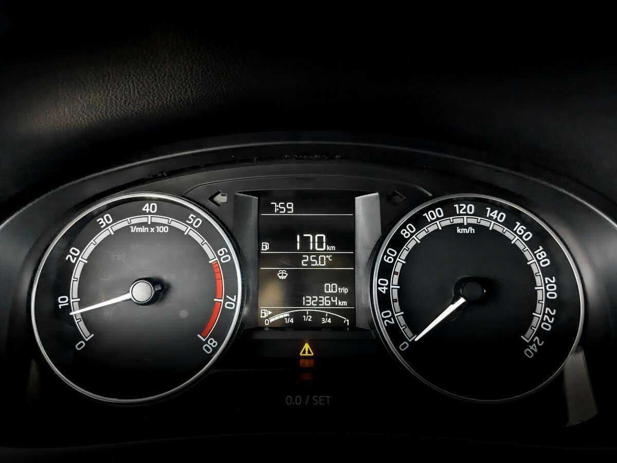 Skoda Rapid с пробегом — 2017 год. Фото: #10