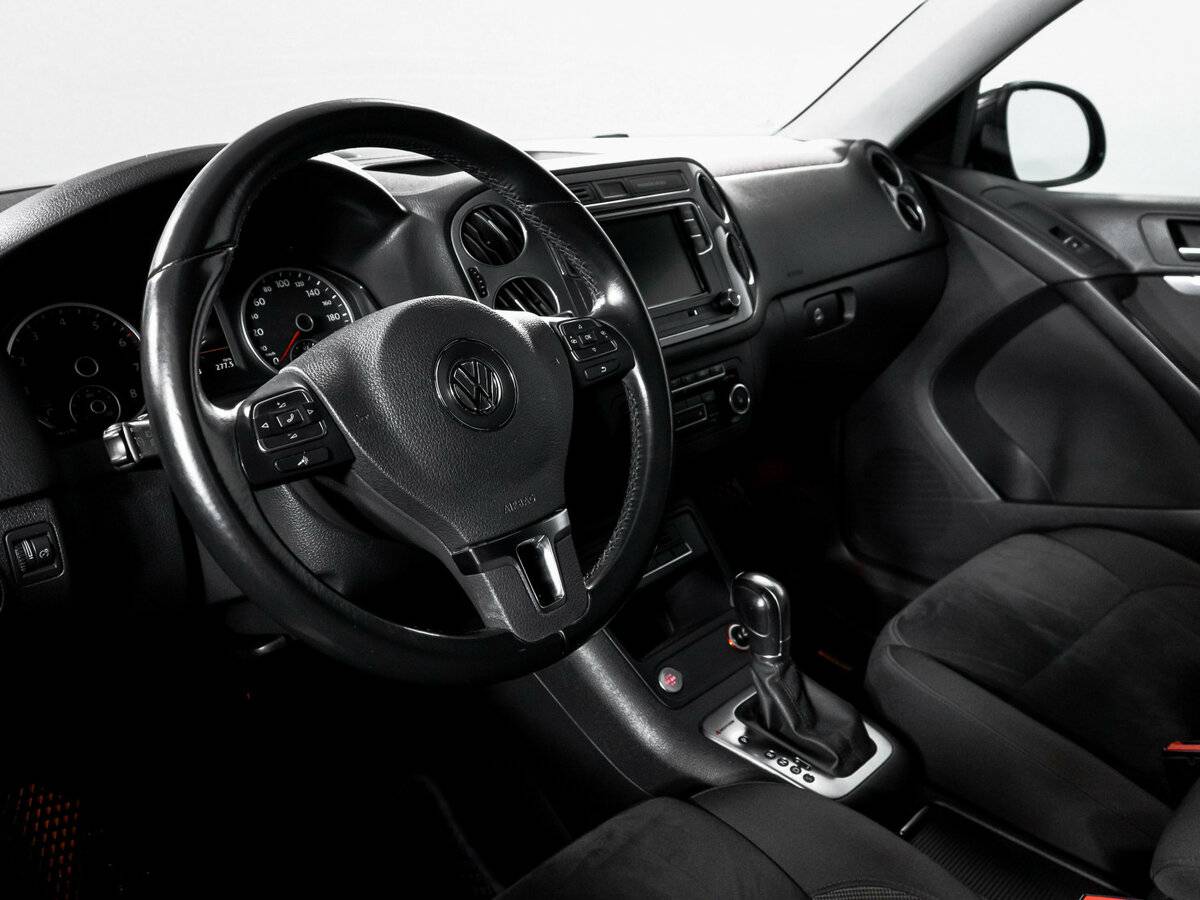 Volkswagen Tiguan с пробегом — 2015 год. Фото: #13