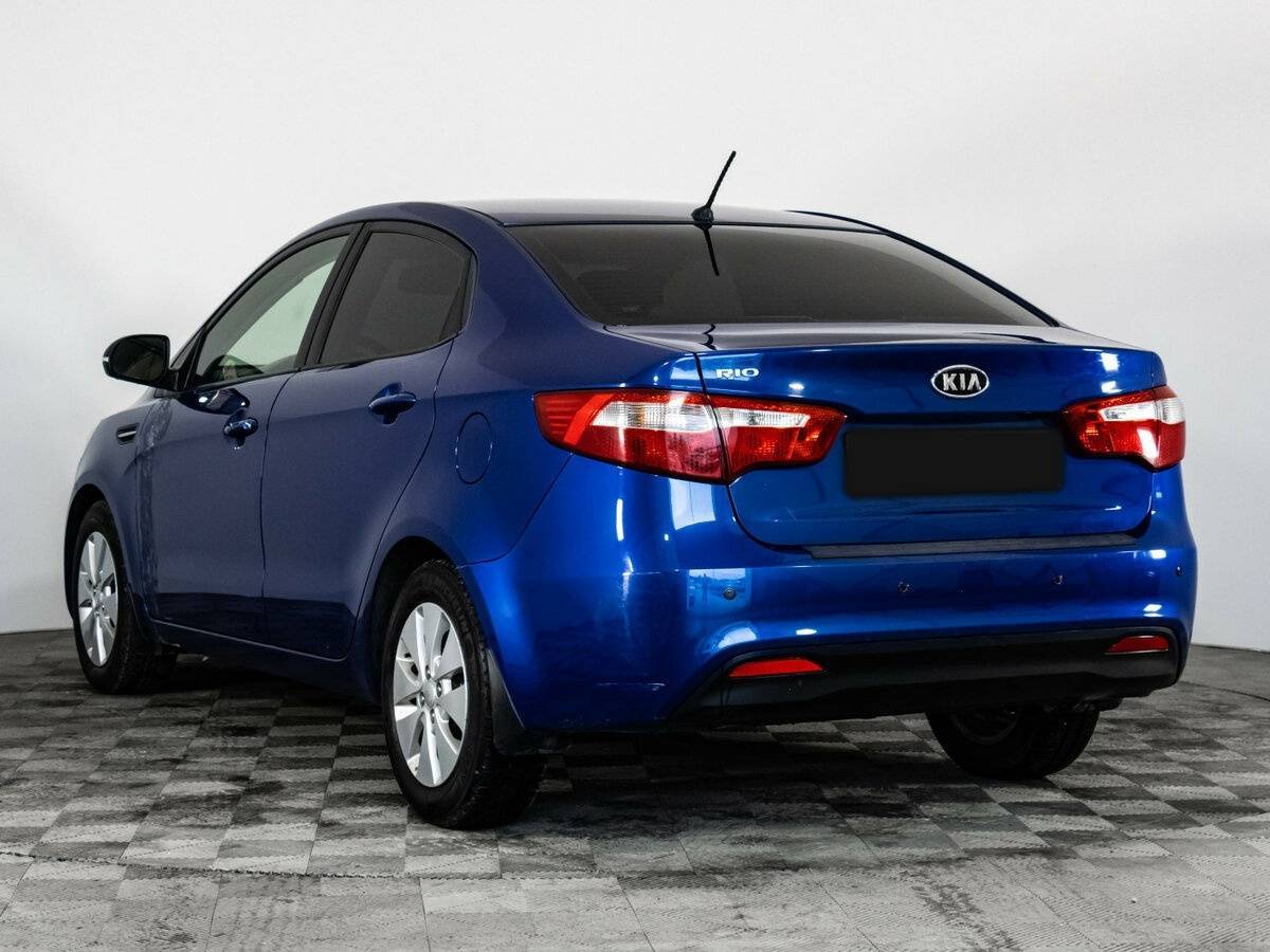 Kia Rio с пробегом — 2012 год. Фото: #5