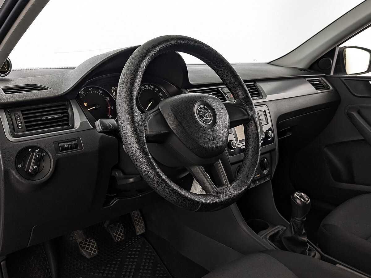 Skoda Rapid с пробегом — 2017 год. Фото: #14