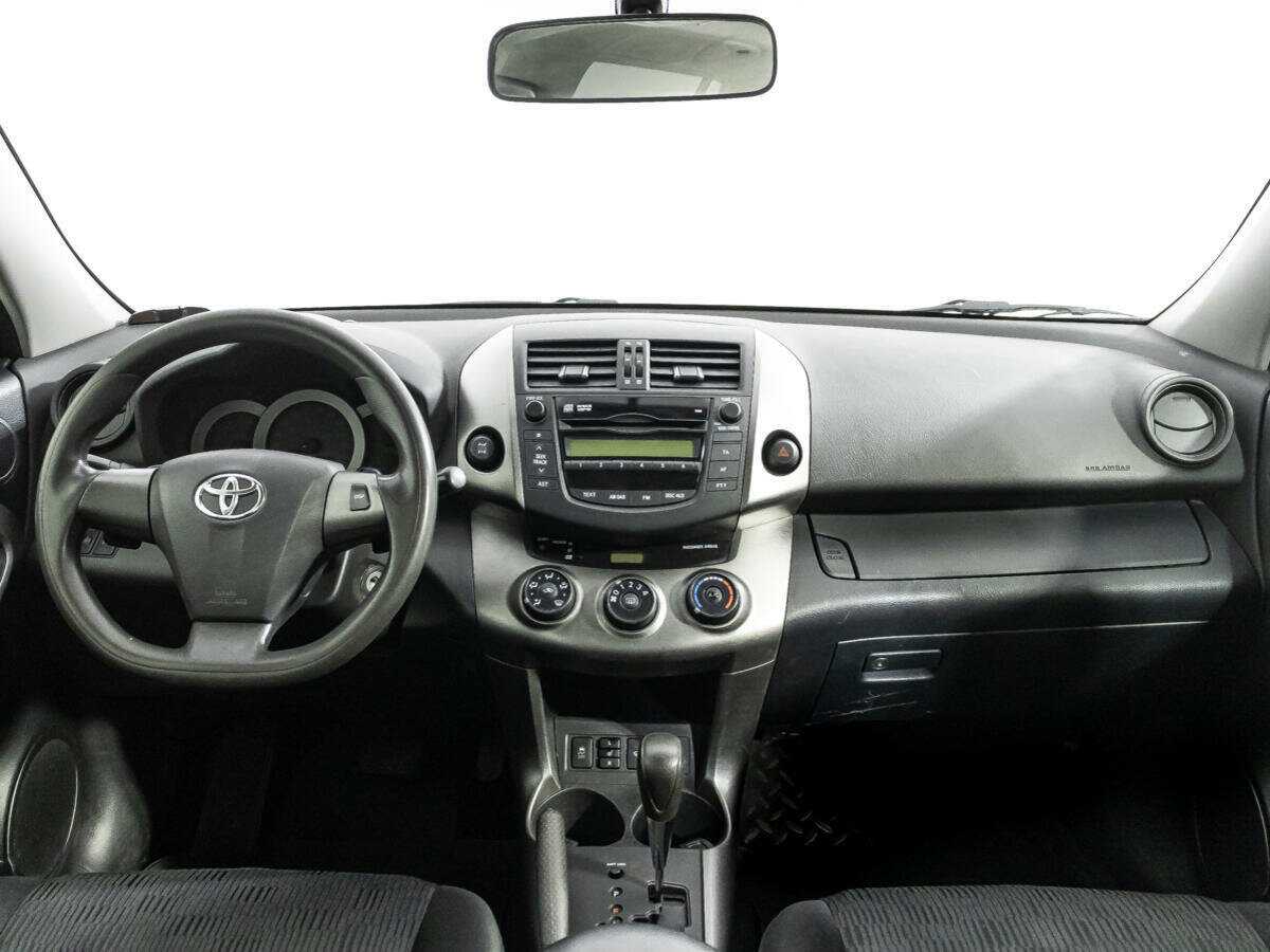Toyota RAV4 с пробегом — 2012 год. Фото: #11