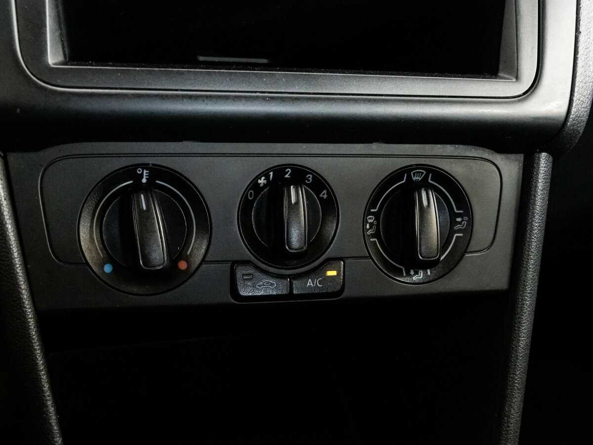 Volkswagen Polo с пробегом — 2017 год. Фото: #10