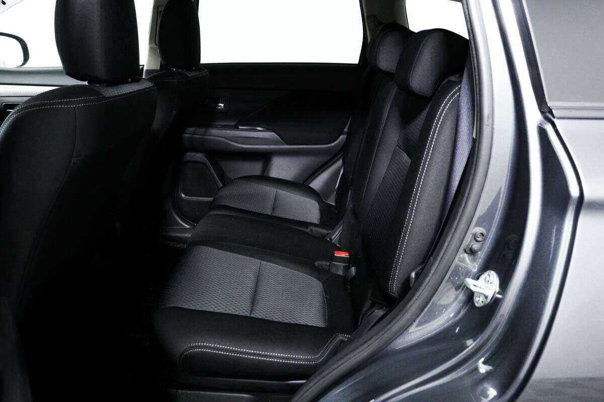 Mitsubishi Outlander с пробегом — 2018 год. Фото: #11