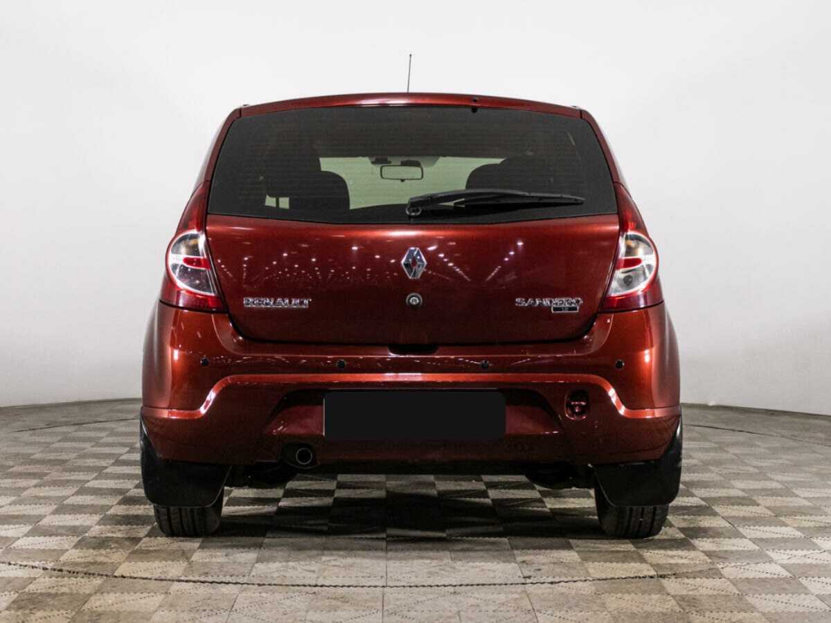 Renault Sandero с пробегом — 2012 год. Фото: #5