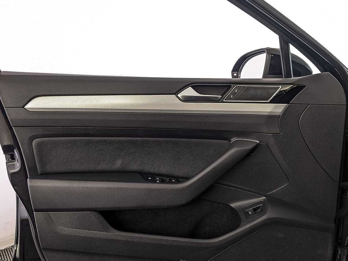 Volkswagen Passat с пробегом — 2016 год. Фото: #18