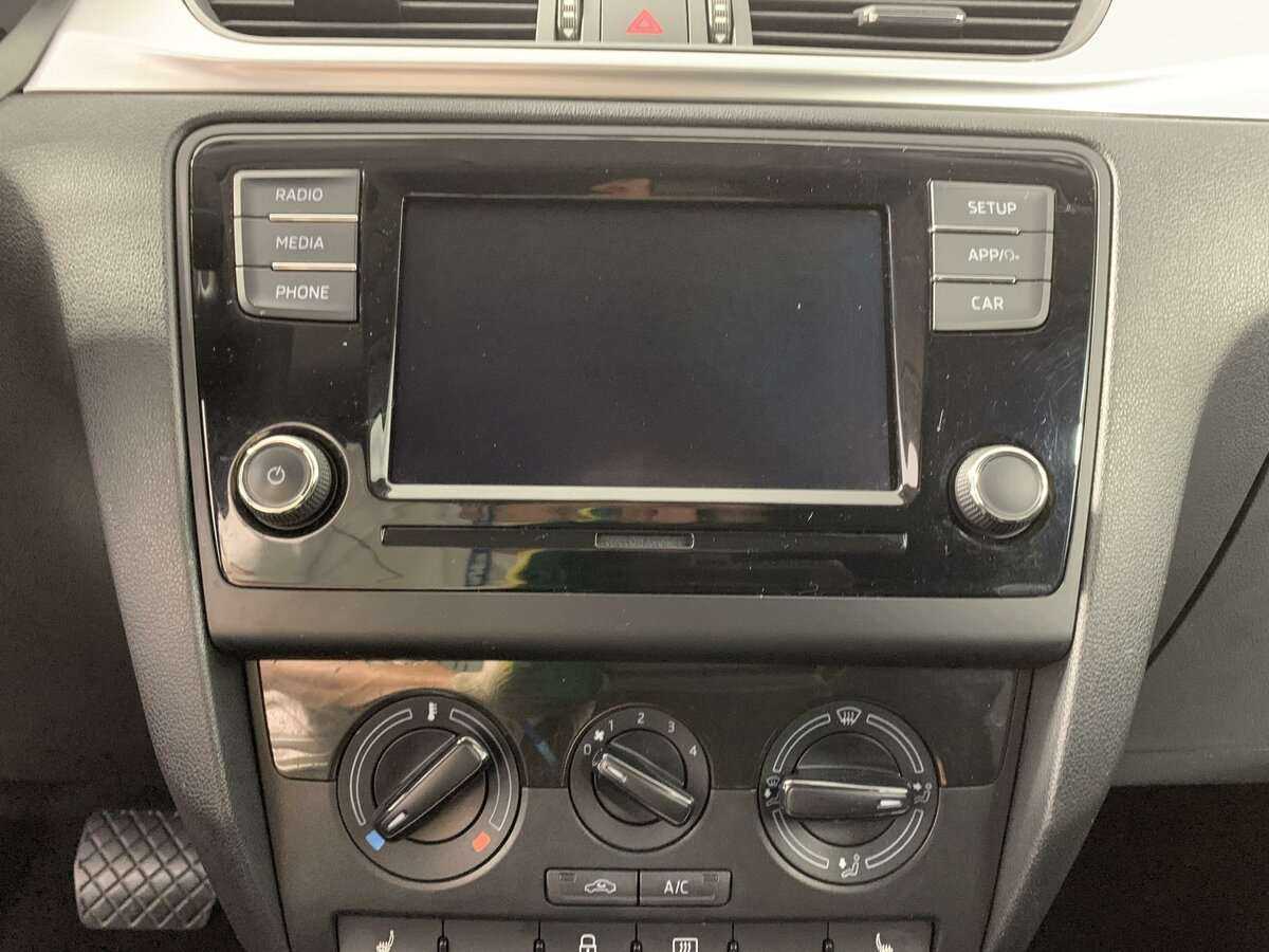 Skoda Rapid с пробегом — 2019 год. Фото: #11