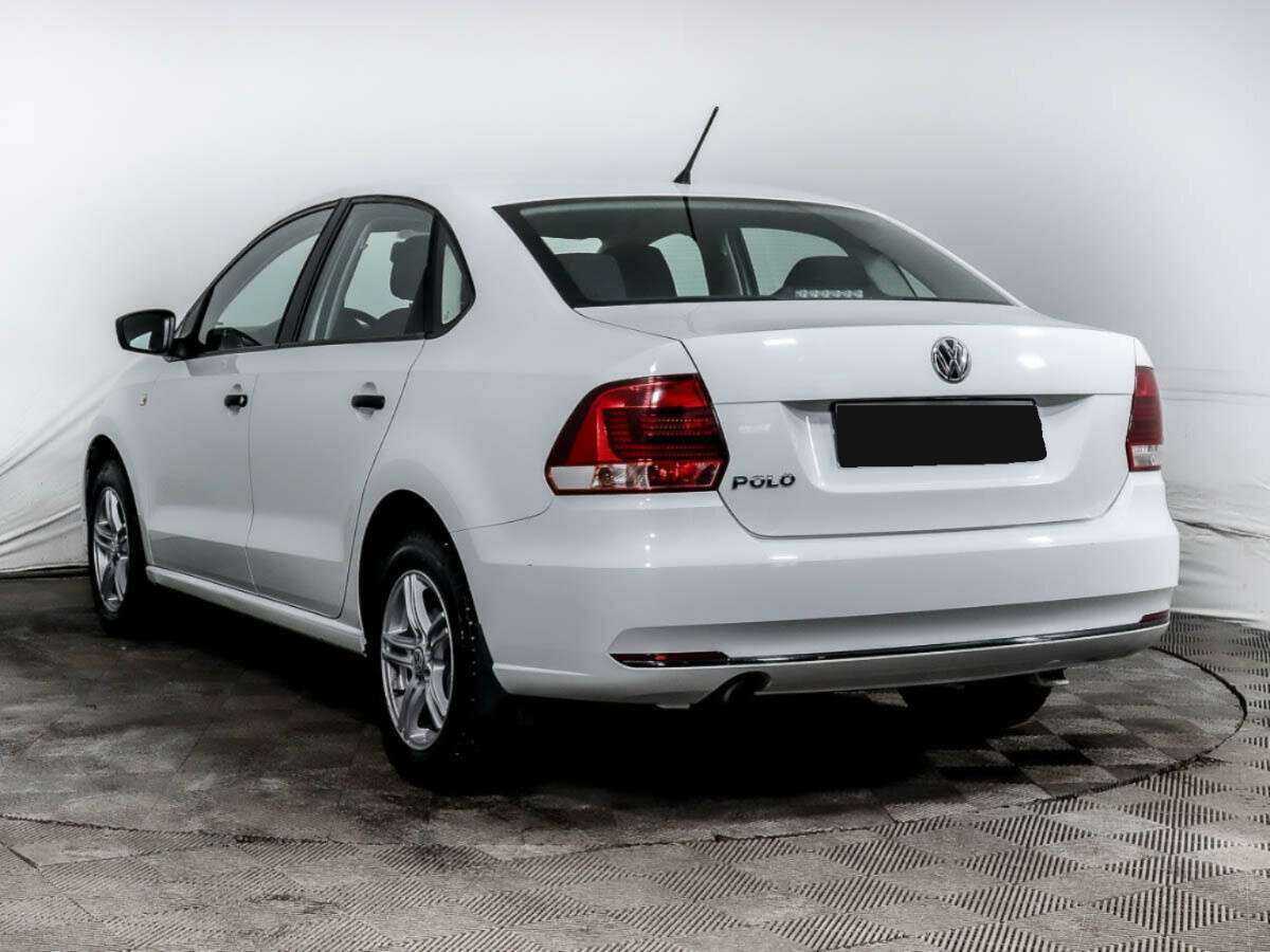 Volkswagen Polo с пробегом — 2015 год. Фото: #4
