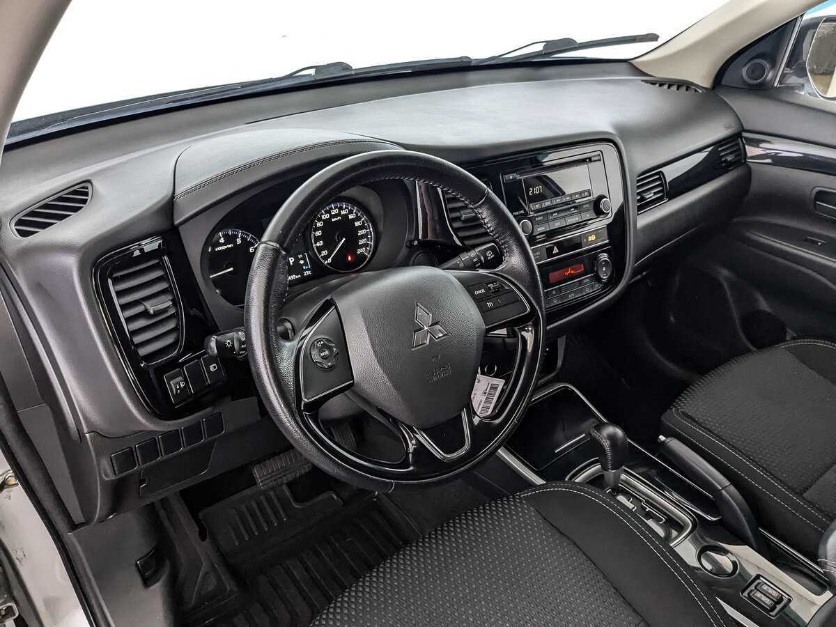 Mitsubishi Outlander с пробегом — 2019 год. Фото: #14