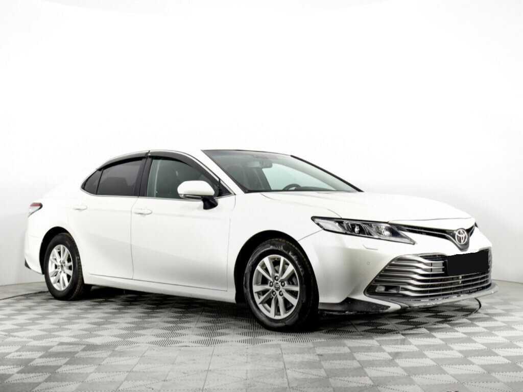 Toyota Camry с пробегом — 2018 год. Фото: #2