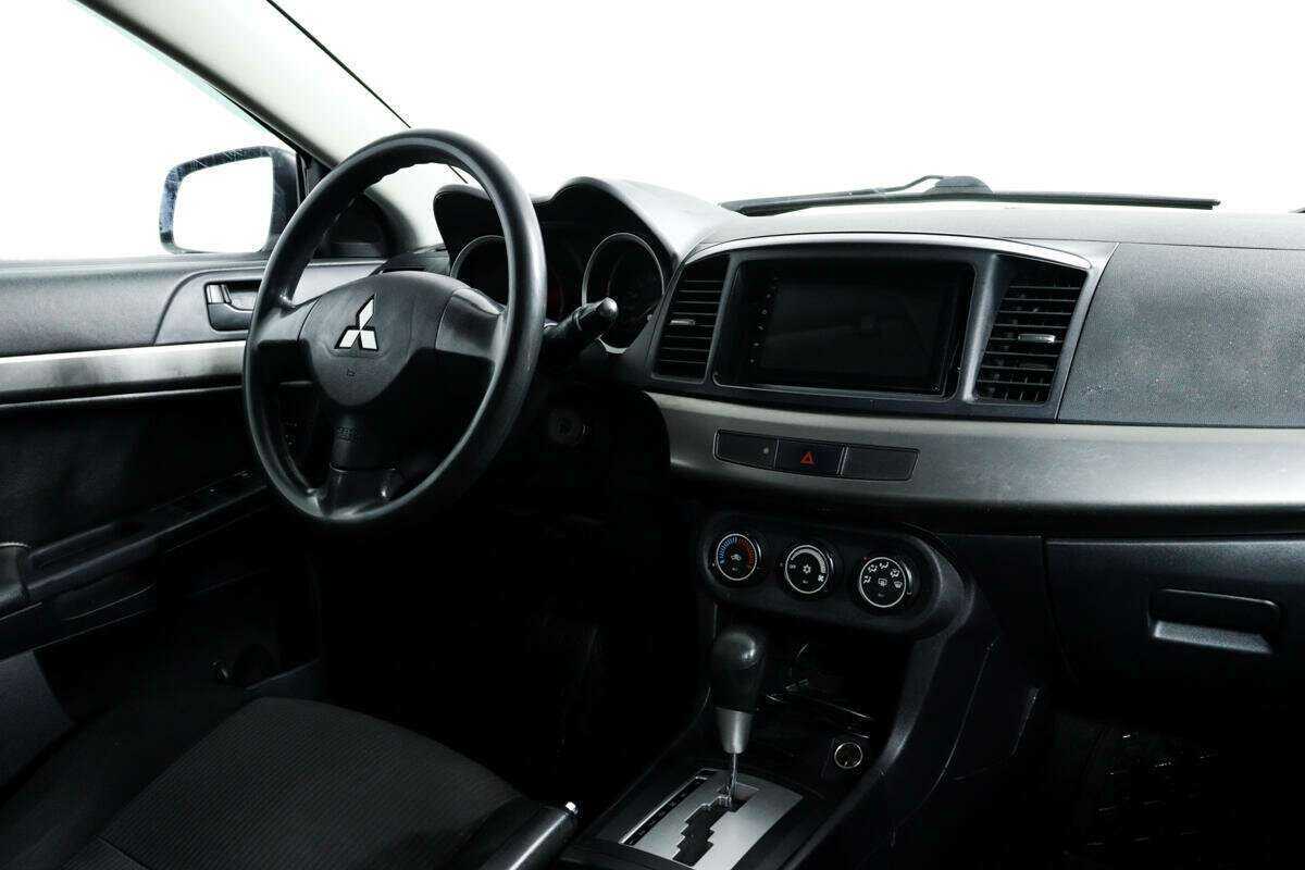 Mitsubishi Lancer с пробегом — 2012 год. Фото: #8
