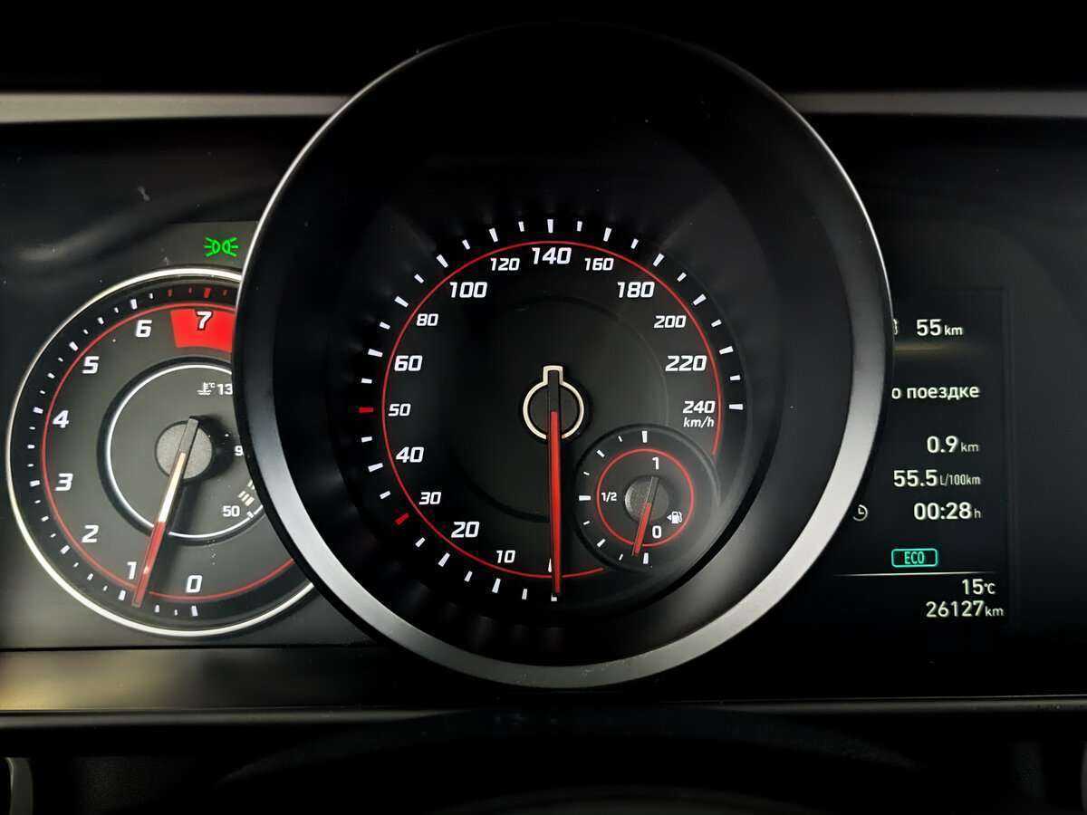 Hyundai Elantra с пробегом — 2022 год. Фото: #12