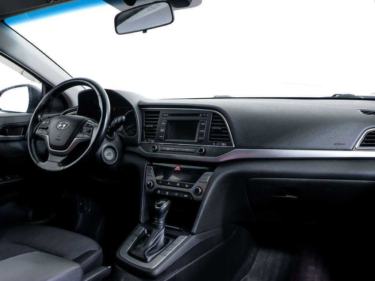Hyundai Elantra с пробегом — 2017 год. Фото: #8