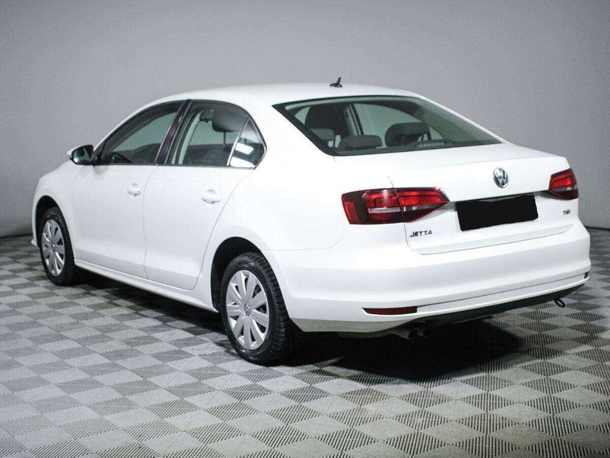 Volkswagen Jetta с пробегом — 2016 год. Фото: #6