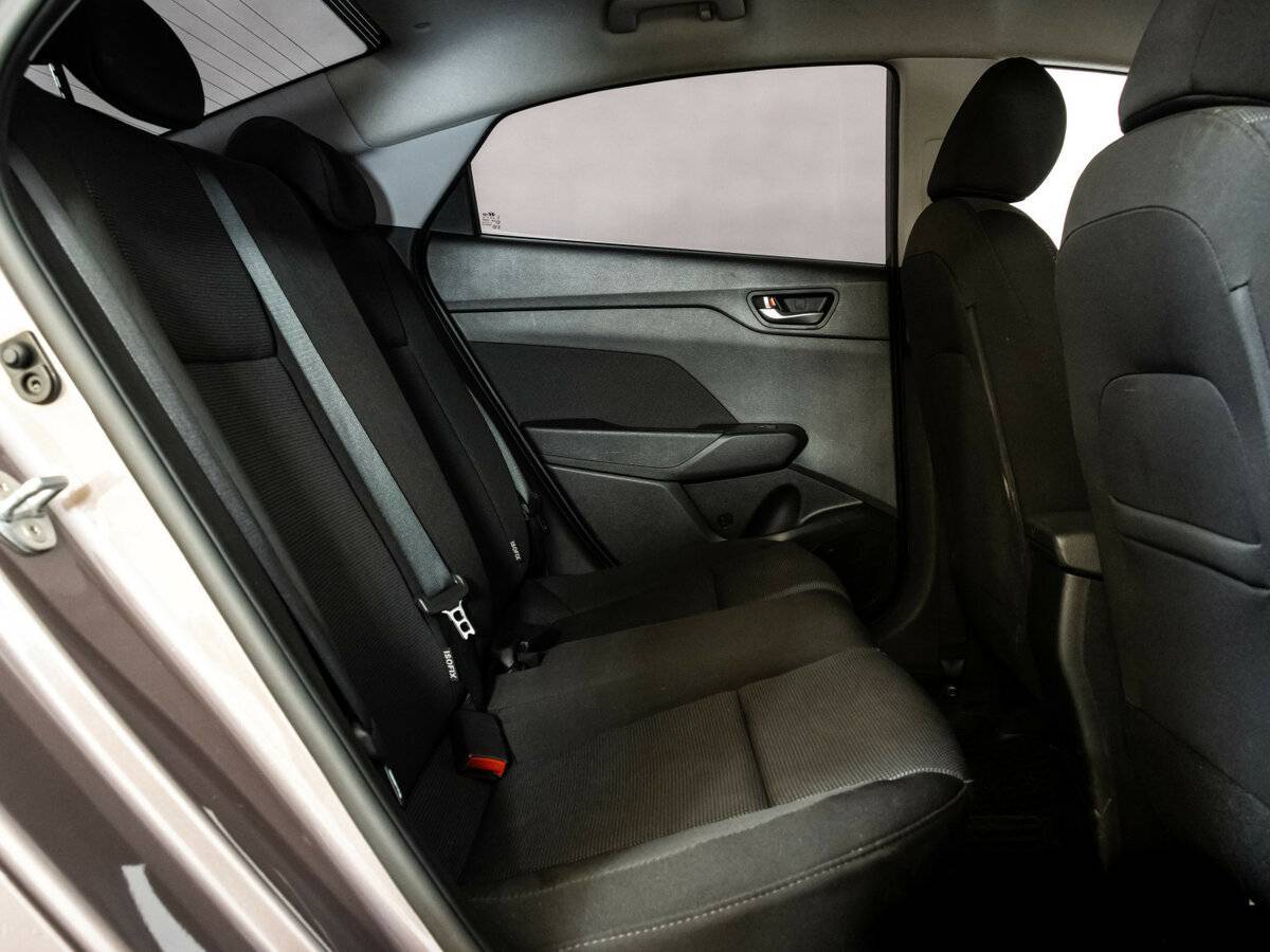 Hyundai Solaris с пробегом — 2019 год. Фото: #17