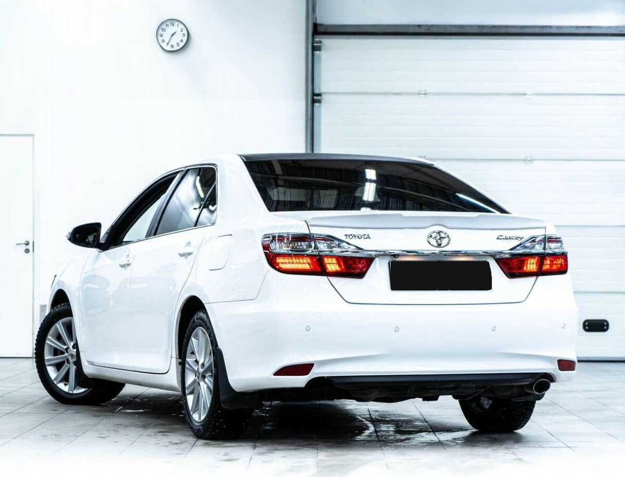 Toyota Camry с пробегом — 2016 год. Фото: #3