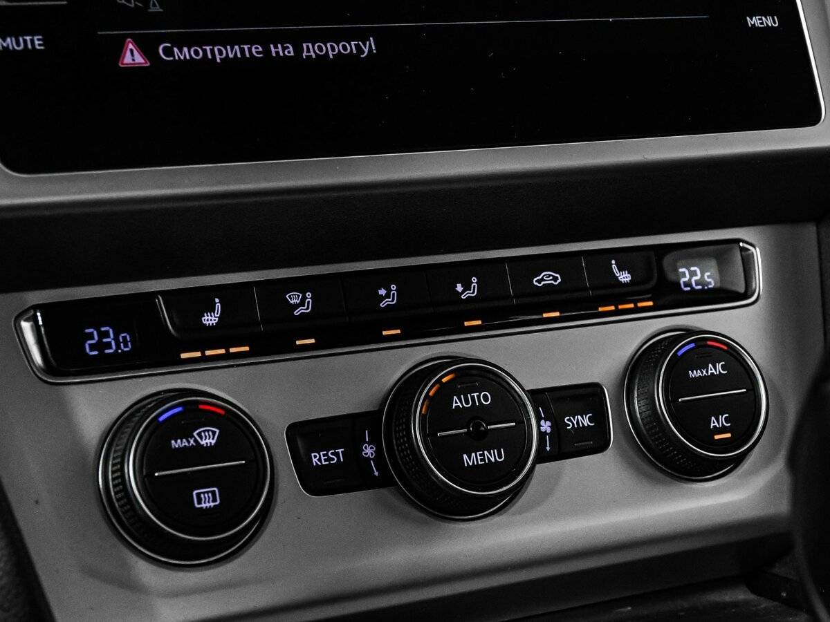 Volkswagen Passat с пробегом — 2018 год. Фото: #16