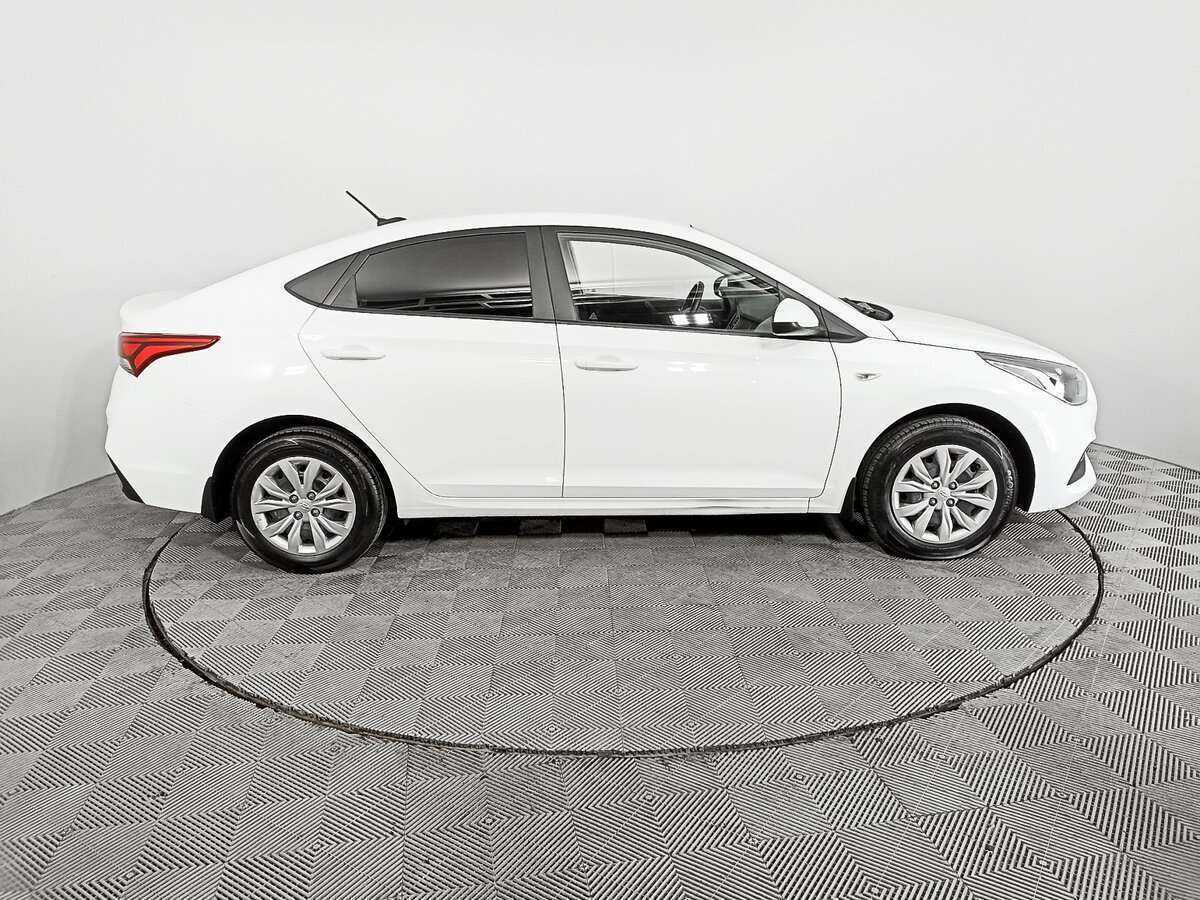 Hyundai Solaris с пробегом — 2017 год. Фото: #3