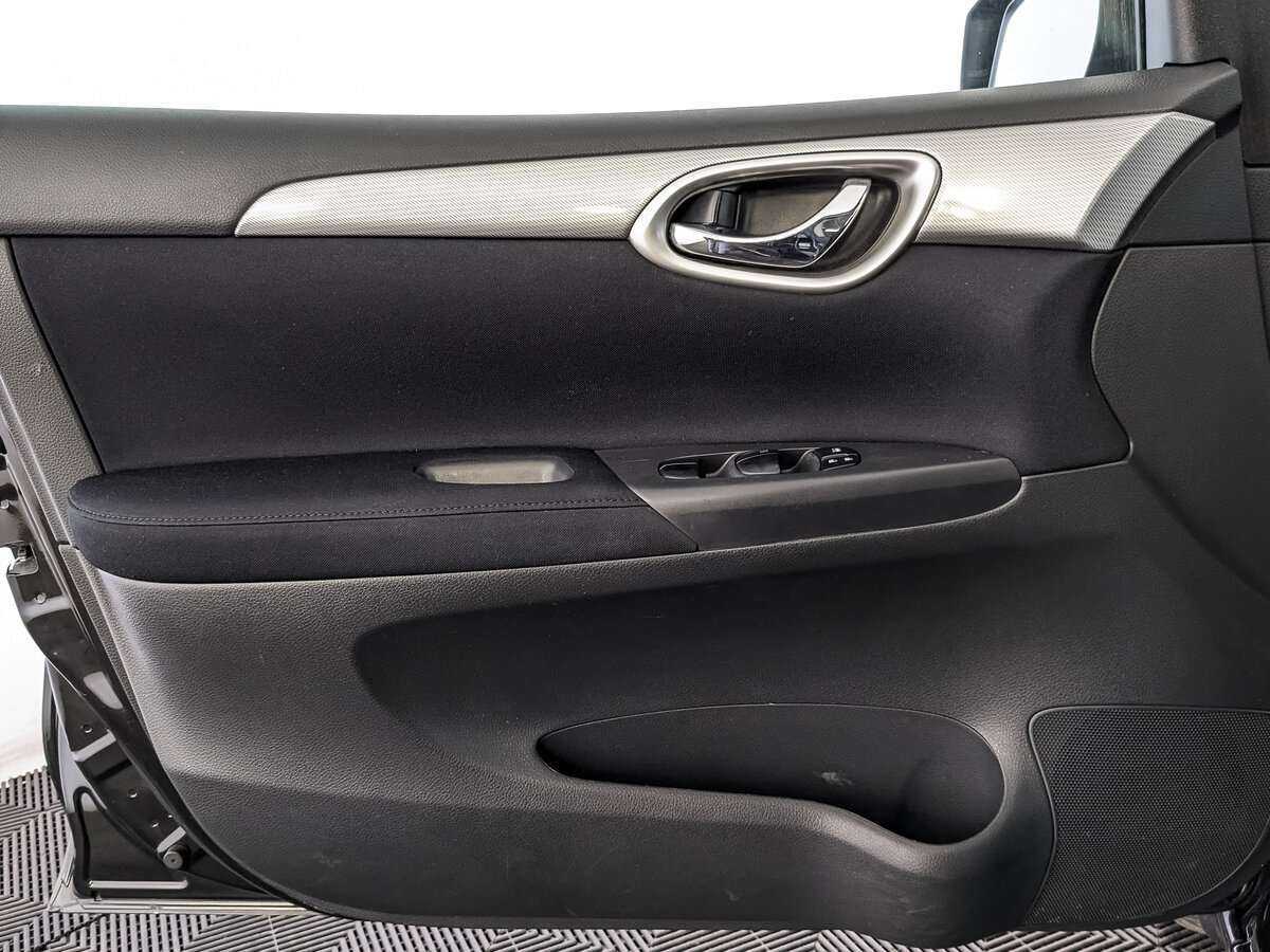 Nissan Tiida с пробегом — 2015 год. Фото: #14